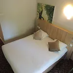 Ibis Styles Centre Prefecture 3* בוביני