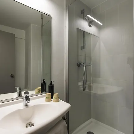 Ibis Styles Centre Prefecture Бобиньи