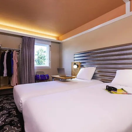 Hotel Ibis Styles Centre Prefecture 3*