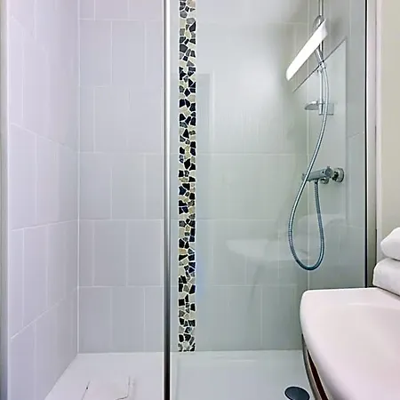 호텔 Ibis Styles Centre Prefecture 3*