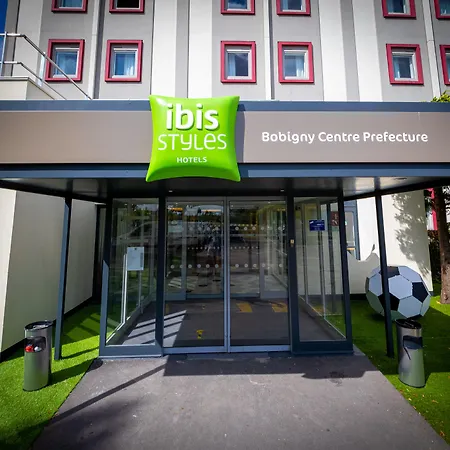 Ibis Styles Centre Prefecture מלון