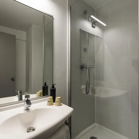 Ibis Styles Centre Prefecture מלון בוביני