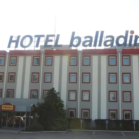 Ibis Styles Centre Prefecture Hotel 3*