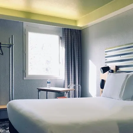 Ibis Styles Centre Prefecture Hotel 3*