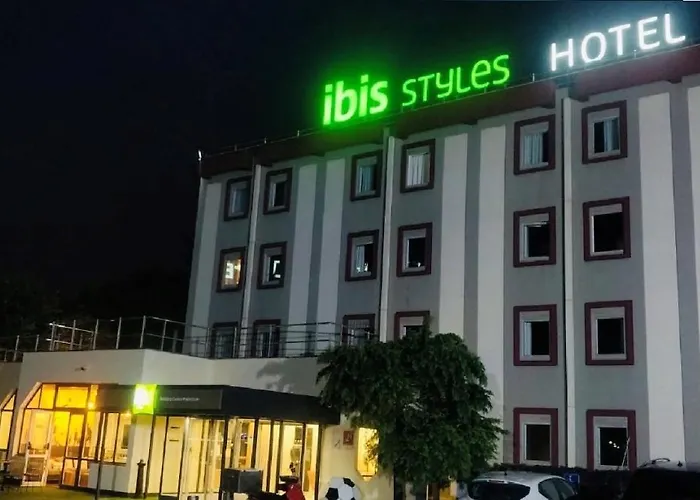 Ibis Styles Centre Prefecture 3* بوبْئيني