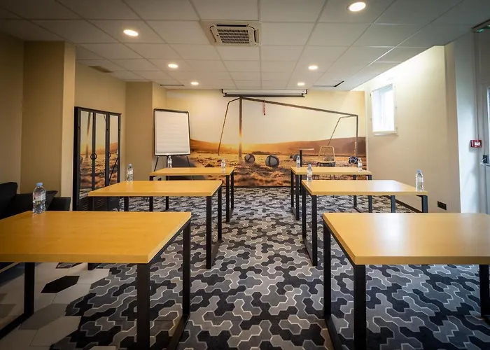 Ibis Styles Centre Prefecture فندق بوبْئيني