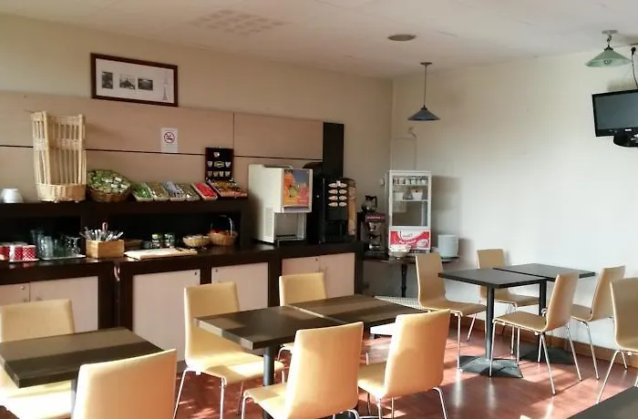 Ibis Styles Centre Prefecture فندق بوبْئيني