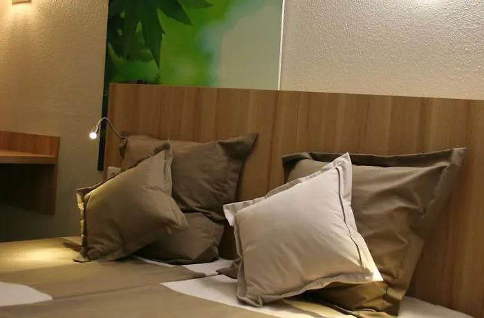 Ibis Styles Centre Prefecture 3*