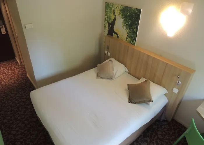 Ibis Styles Centre Prefecture 3* بوبْئيني