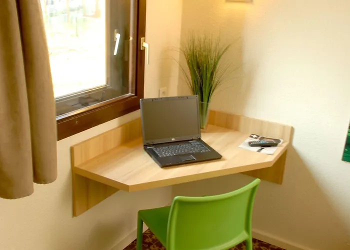Ibis Styles Centre Prefecture 3* بوبْئيني
