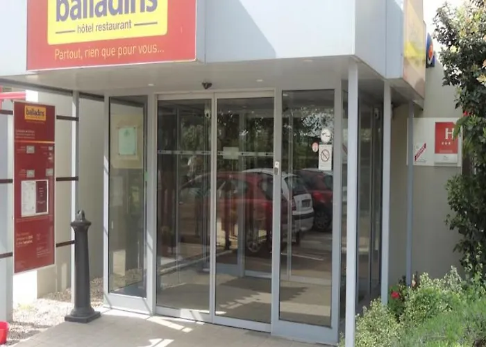 Ibis Styles Centre Prefecture فندق بوبْئيني